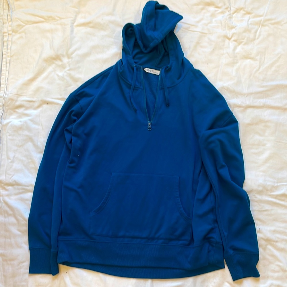 dicks sporting goods sweater, size M